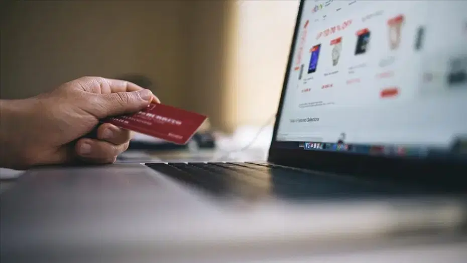 Online Alışverişte Sahte Yorumlara Kısıtlama ve Erişim Engeli