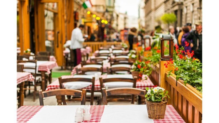 Barselona’daki lokantalar daha fazla kar etmek için “tek gelen” müşterileri reddediyor