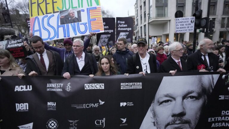 ABD: Assange gizli belgeleri yayımlayarak masum kişilerin hayatını riske attı