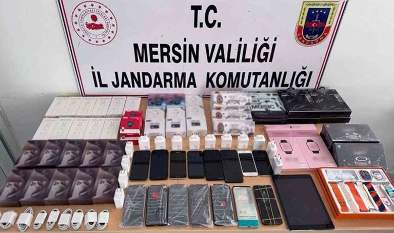 Mersin 'Kaçakçılık' Operasyonu: 15 cep telefonu ele geçirildi – Torrkiye lagderimte haberleri