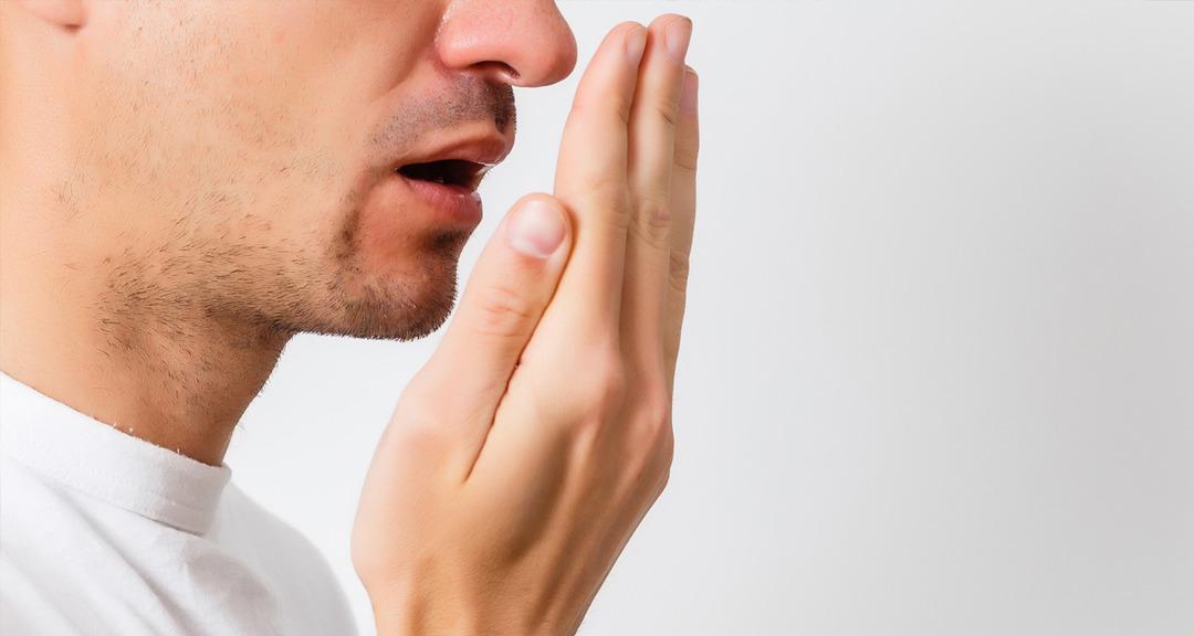 Alitoz sadece diş problemlerinden oluşmakla kalmaz: vücuttaki başka bir hastalığın belirtisi olabilir! Halitosis neden ortaya çıkıyor? 4