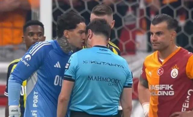 Hem verdiği hem vermediği kararlar olay oldu! Trio ekibi Yasin Kol’u yerden yere vurdu: 10 sarı, 2 kırmızı, 1 penaltı hatası…